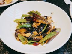 -鱼鲜饭香·招牌汽锅剁椒鱼头王