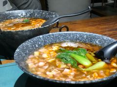 酸菜素米线-八月美食小馆(银泰城总店)