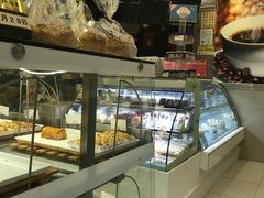 面包甜点陈列柜-琳琅烘焙蛋糕店(丽城店)