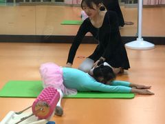 -艺熠舞蹈口才主持表演艺术中心(爱琴海校区)