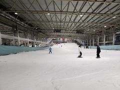 -乔波室内滑雪场
