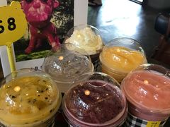 -莓园冰淇淋店