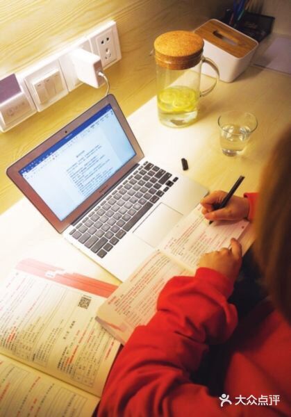 我发现了一个写论文的圣地，推荐给大家！