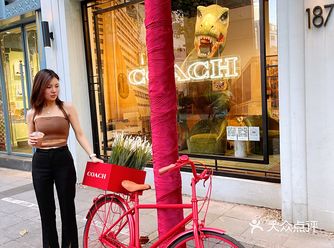 如此有情怀又有颜值的快闪店｜COACH