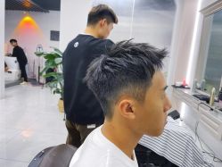 -尤司男士国潮理发馆