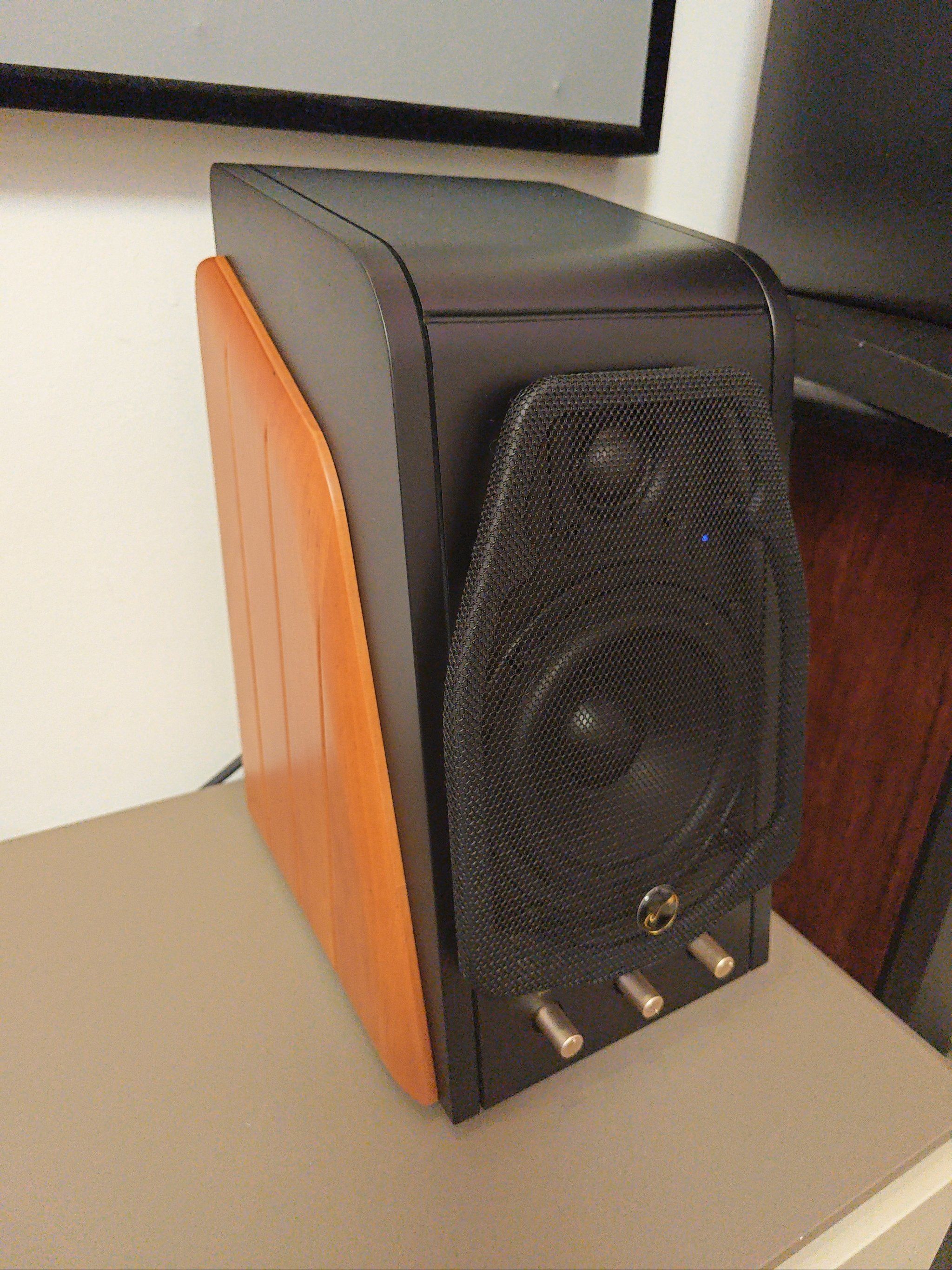 n同时布置一个私人影院,上个7.1.x音响