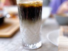 香草竹炭冰牛奶咖啡-The Rug Cafe(王府中环店)