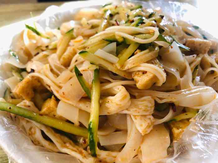 小曹砂锅凉皮-"从中学开始吃,去了外地生活,回来必吃的凉.