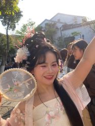 -一揽芳华汉服旗袍体验馆(拙政园店)