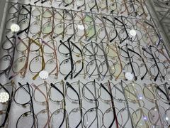 -铭镜都眼镜·蔡司·依视路·凯米