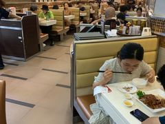 -香港新发烧腊茶餐厅(万象店)