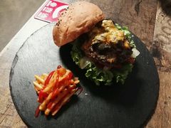 -HIGH FIVE哈福手工汉堡(桂林路店)