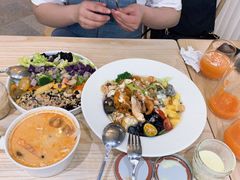 -F+轻食健身赋能空间(中华北路国贸商场店)