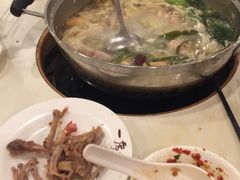 -一席地·本地鸡窝·杭帮鸡火锅(萧山银隆百货店)