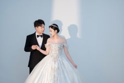 -雪中彩影婚纱摄影·微光艺术中心