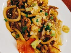 大阪烧肥牛乌冬炒面-玛格萝妮比萨屋(四平店)
