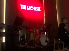 -TZ House音乐现场(来福士中心店)