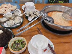 -老何家后安粉·糟粕醋海鲜火锅(三亚湾椰梦长廊店)