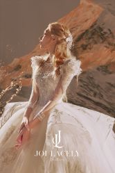 点击看大图 -Renee芮亦婚纱