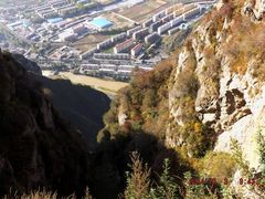 老爷山山谷向下望去-老爷山风景区
