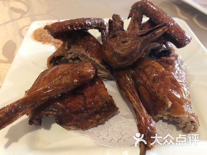 新雅粤菜馆(南京东路店)-招牌脆皮乳鸽图片-上海美食-大众点评网