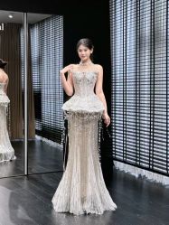 点击看大图 -Renee芮亦婚纱