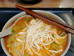 -亮亮面馆(经六路店)