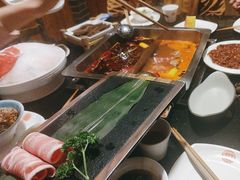 -百年川椒重庆老火锅(光谷店)