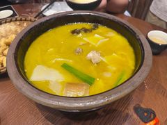 -老滇山寨•云南特色菜•地方菜•民族风情歌舞表演(金碧店)