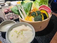 -三出山火锅(南京万象天地店)
