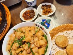 -富正毅三下锅·湘西韵味(天门山索道店)
