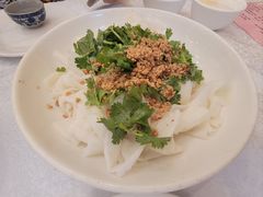 人工捞粉-畔山酒店中餐厅