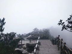 -罗田薄刀峰风景区