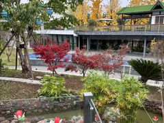 -茅草房·河畔园林火锅