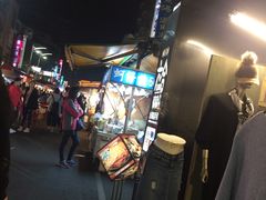 -六合夜市