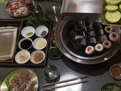 -围炉肉舍•炭烤活鳗•丹东海鲜烤肉(步行街店)