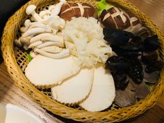 菌菇拼盘-盡膳口福跷脚牛肉火锅(北美新天地店)