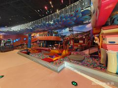 -七彩云南欢乐世界