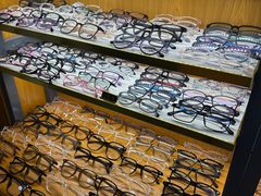 -优医视平价眼镜蔡司依视路折扣工厂店(十里堡店)