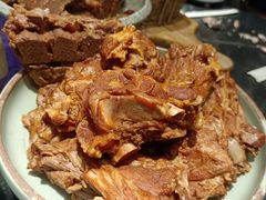 特色大铁锅烀腔骨-95号酱骨·一块豆腐(展春园西路店)