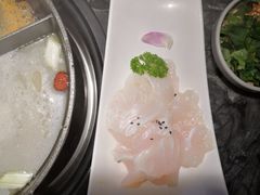 无骨雪花鱼-热火朝天鲜切牛肉火锅(南强街巷店)