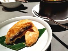 现烤玫瑰鲜花饼-云海肴·汽锅鸡·云南菜(高德置地店)
