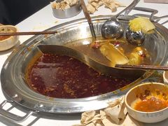 -老房老舍重庆火锅(假日城市店)