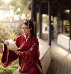 -一揽芳华汉服旗袍体验馆(拙政园店)