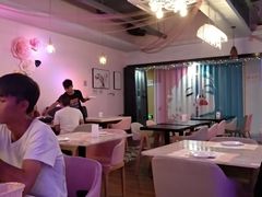 -樱花里音乐餐吧·牛扒椰子鸡(东圃店)