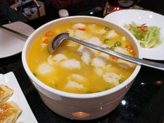 泰式酸汤龙利鱼-高第街56号港式餐厅·精选(世茂广场宽厚里大明湖店)