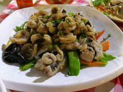 炒鲫鱼片-龙桥私厨·姜花菊花过桥鱼·顺德菜(容桂店)