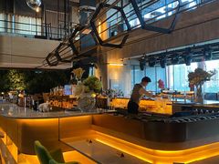 -The ROOF (通盈中心店)