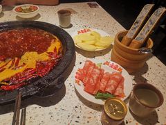 -红九格老火锅(三峡广场店)