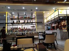 -深圳君逸国际酒店(龙岗横岗塘坑地铁站店)
